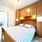 Apartment With Parking Space - 21305 Vodice