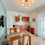 Apartament With Parking Space - 21305 *