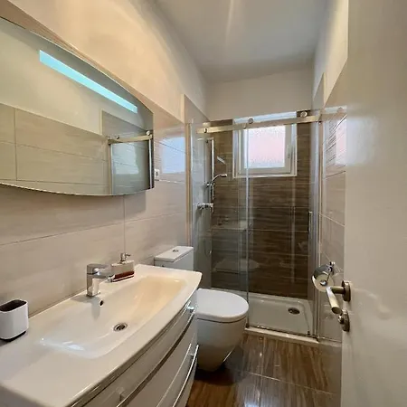 Appartement With Parking Space - 21305 *