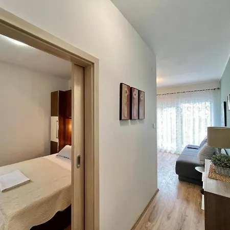Appartement With Parking Space - 21305 *
