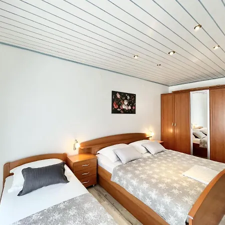 Appartement With Parking Space - 21305 *