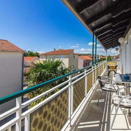 With Parking Space - 21305 Апартаменты Водице