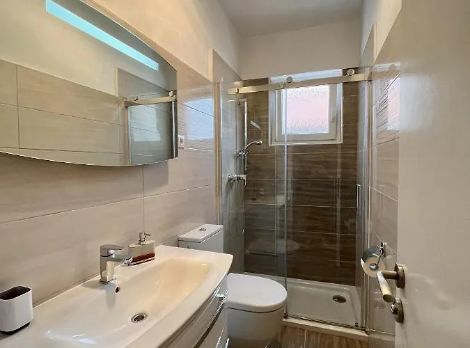 Апартаменты With Parking Space - 21305 *