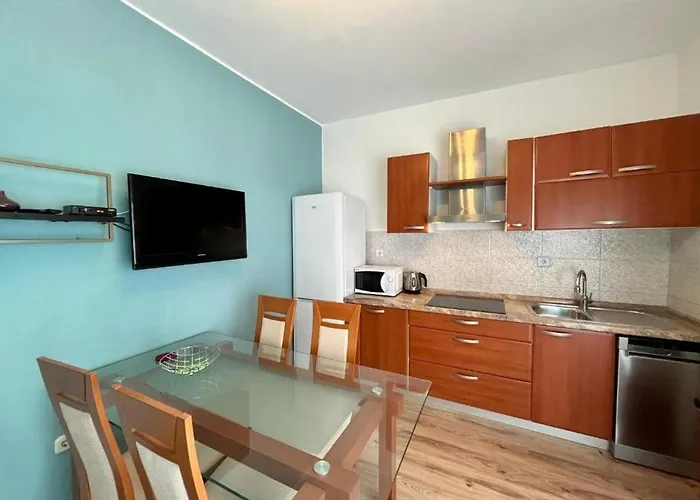 With Parking Space - 21305 Апартаменты