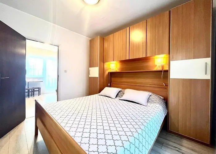 Апартаменты With Parking Space - 21305 Водице