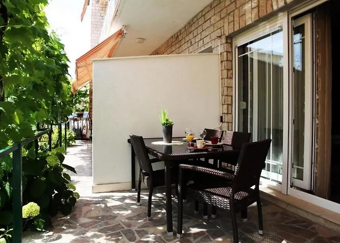 With Parking Space - 21305 Апартаменты Водице