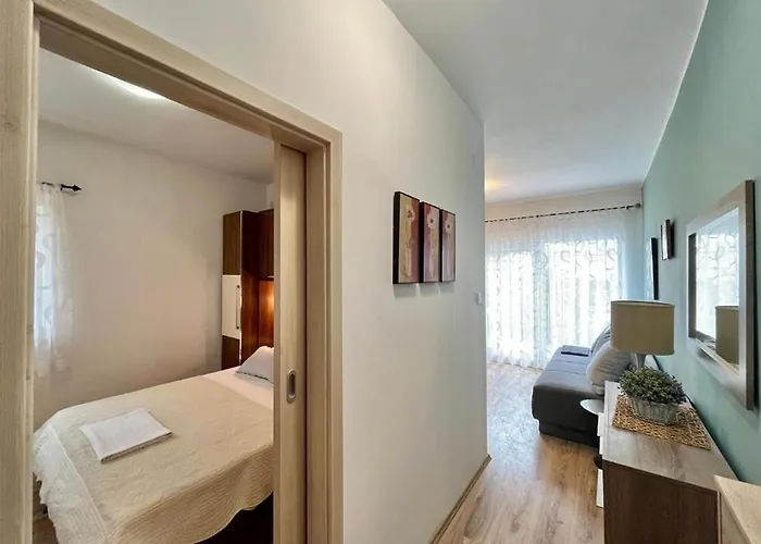 Апартаменты With Parking Space - 21305 *